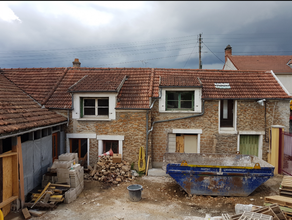 renovation-de-toiture-en-cours-de-travaux-2880w.png